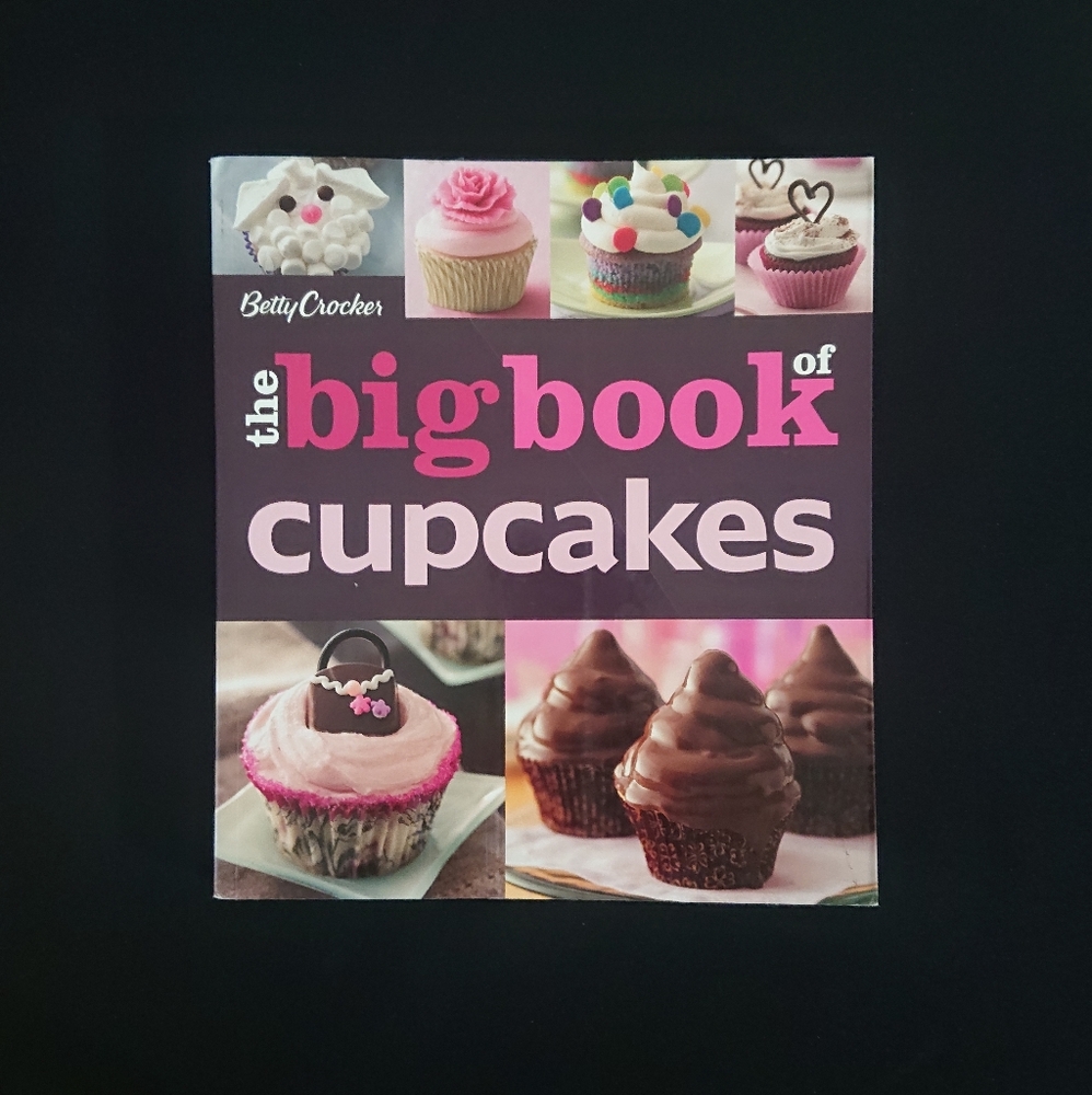 Betty Crocker's Big Book Of Cupcakes - 175+ Easy to Make Recipes